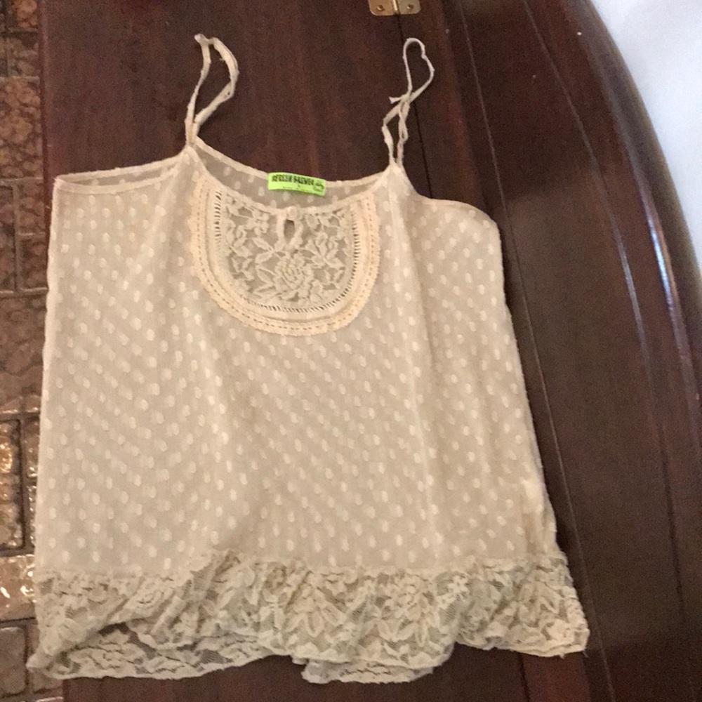 Creme tank